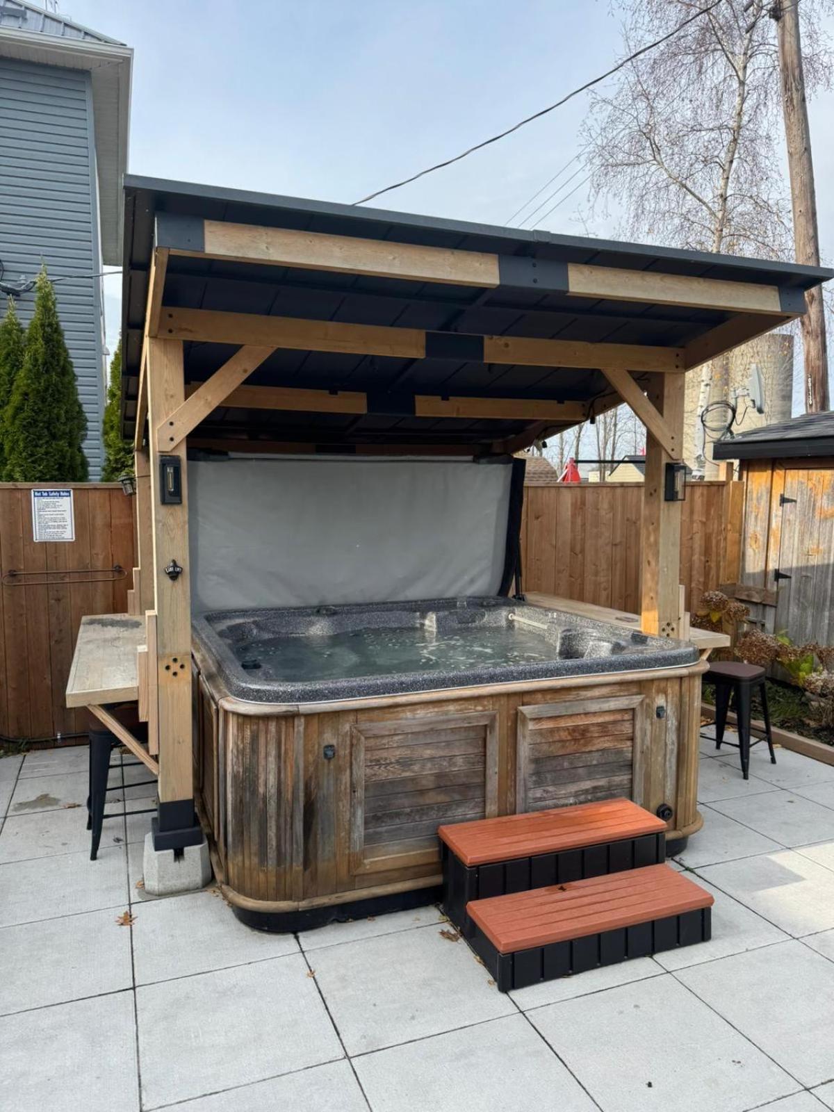 Elite Upper Deck L Front With Hot Tub Hébergement de vacances