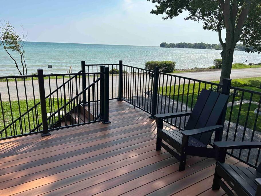 Holiday home Elite Upper Deck L Front With Hot Tub Cayuga