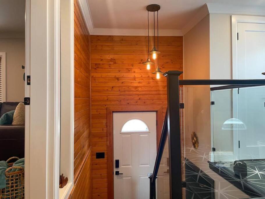 Elite Upper Deck L Front With Hot Tub Holiday home