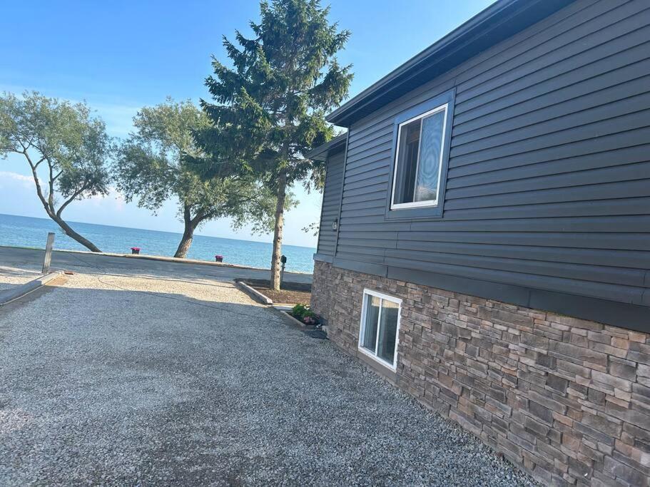 Elite Upper Deck L Front With Hot Tub * Cayuga